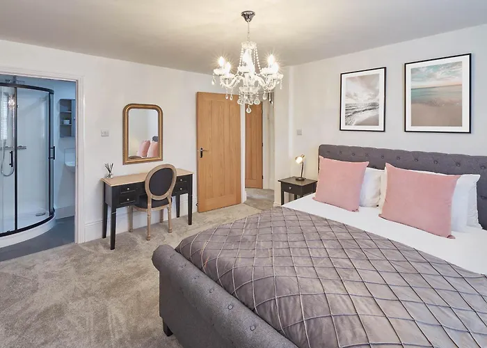 Hidden Treasure * Whitby